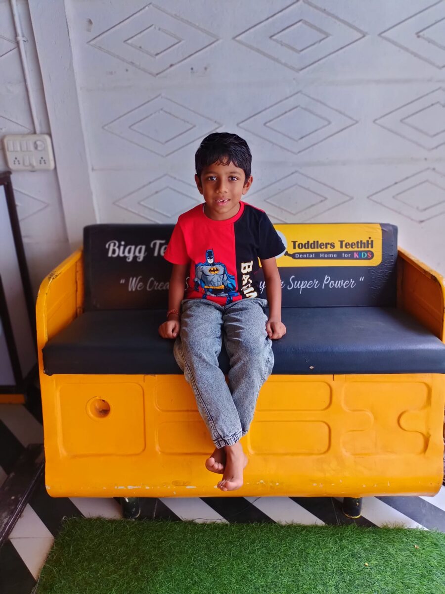 Child-friendly dental clinic activity